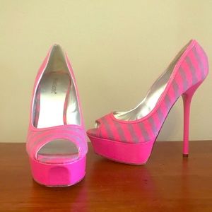 Shoe Dazzle Striped Stiletto Pumps